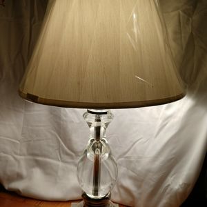 Beautiful new Pottery Barn style crystal able lamp